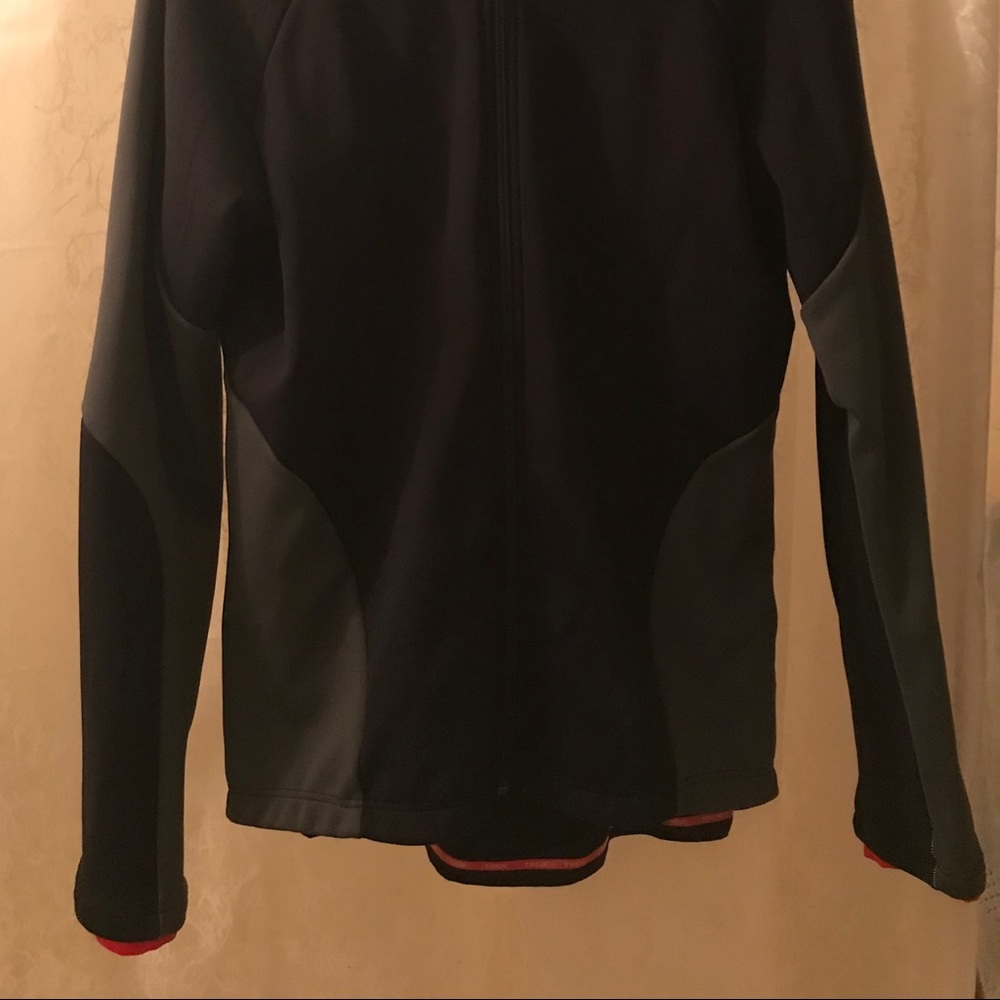 Men’s nylon TREK Jacket. Barely worn. Back zips. - Picture 2 of 4